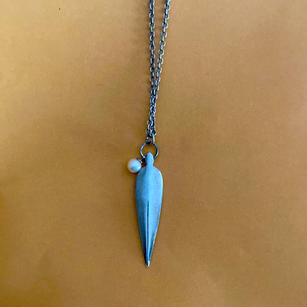 Trendsetter Necklace, 26” w/2” extender, SP, white pearl